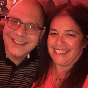 Meet your Posher, Elissa